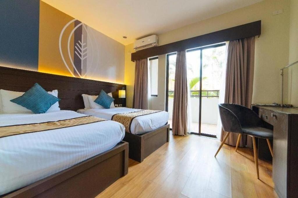 Whitewoods Convention And Leisure Hotel Silang Екстериор снимка