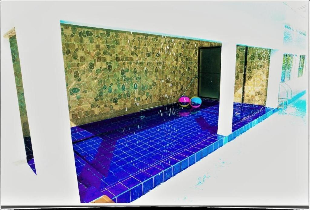 Whitewoods Convention And Leisure Hotel Silang Екстериор снимка